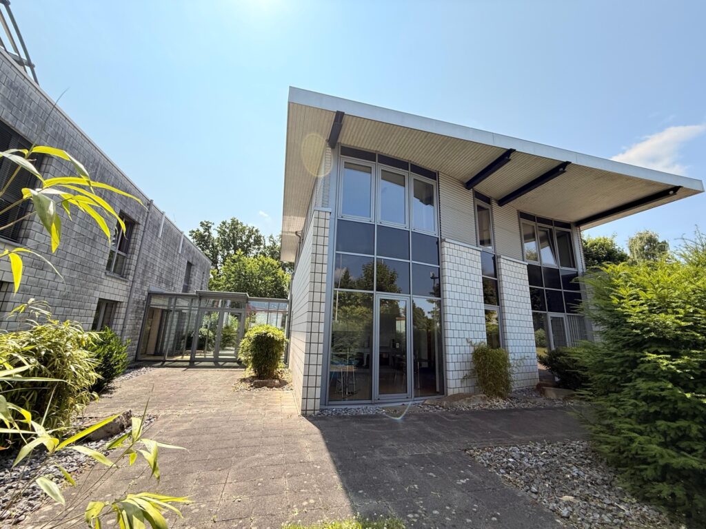 Modernes Bürogebäude