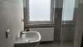 Badezimmer mit Dusche