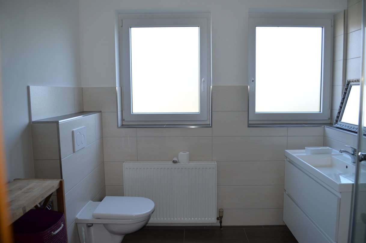 Modernes Duschbad im 1.OG