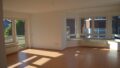 Helles Wohnzimmer m. Balkon