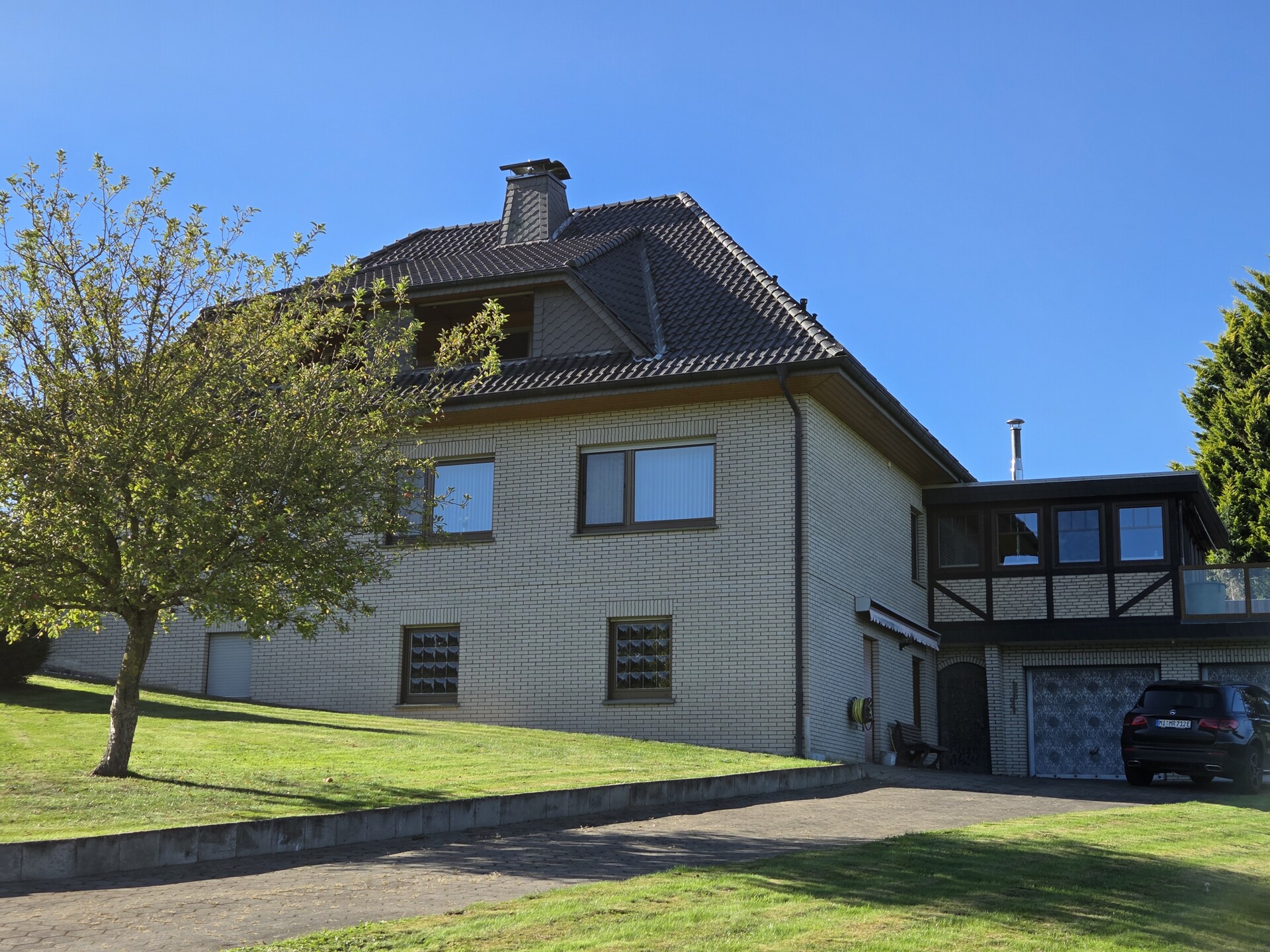 Zufahrt zu den Garagen
